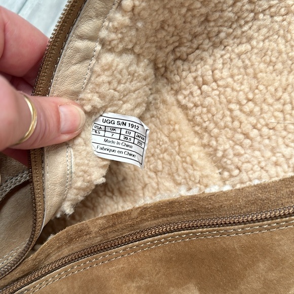 UGG Boots 👢 - Picture 9 of 10